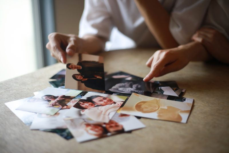 写真/選ぶ/女性